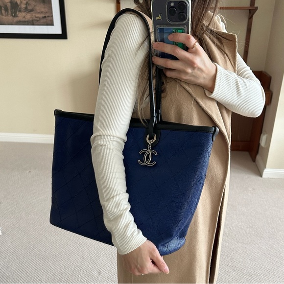 Chanel Blue Caviar Large Tote EUC - Picture 3 of 13